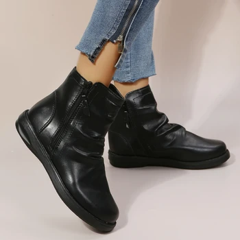 Ženske čizme; zbirka 2022 godine; ženske čizme u britanskom stilu; sezona proljeće-jesen; modni nabrane kratke čizme na zatvarač sa strane; ženske cipele ravnim cipelama